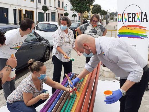 (Galería de fotos) El arco iris luce en bancos de Es Mercadal y Fornells