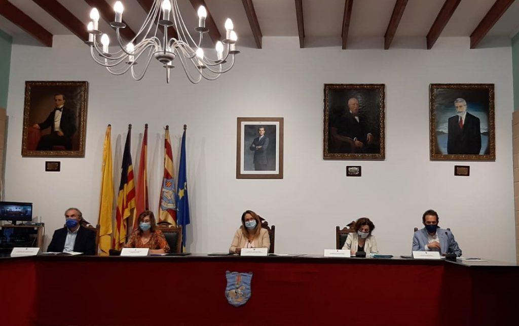 Imagen de la firma del convenio celebrada este viernes en Es Castell