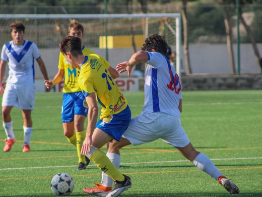 (Fotos) Un Atlético Villacarlos sin pegada pierde 0-1 ante el Europa