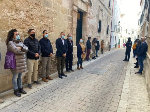 Apoyo en Menorca al Día Internacional por la Eliminación de la Violencia contra la Mujer