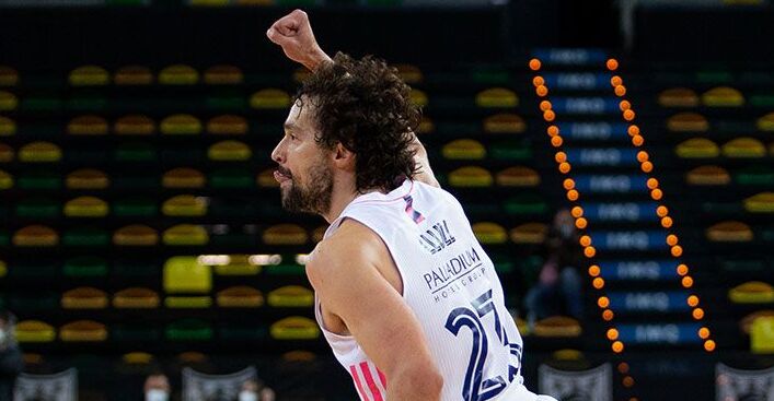 Llull celebra una canasta ayer en Bilbao (Foto: Real Madrid)