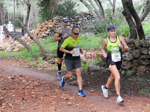 (Galería de fotos) Pasión por el atletismo en Sant Lluís