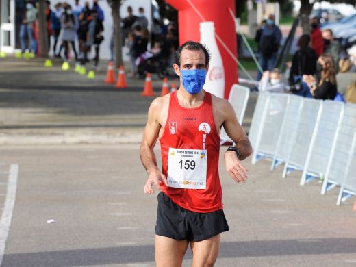 (Galería de fotos) Pasión por el atletismo en Sant Lluís