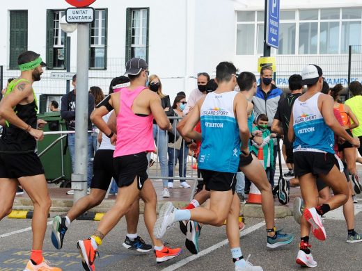 (Galería de fotos) Pasión por el atletismo en Sant Lluís