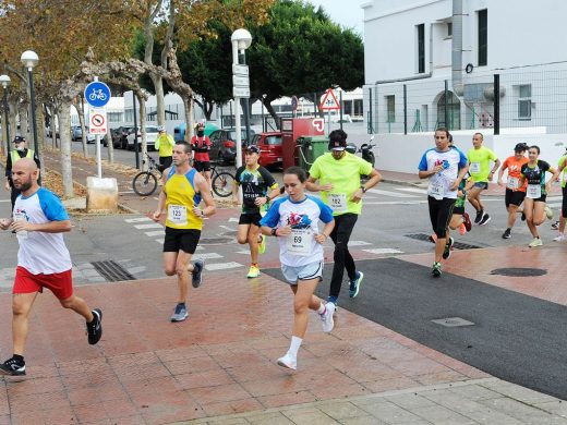 (Galería de fotos) Pasión por el atletismo en Sant Lluís