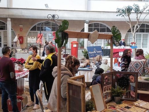 (Galería de fotos) Es Castell vive su “Mercat de Nadal”