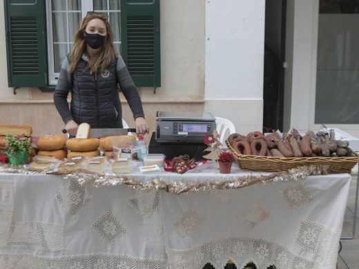 (Galería de fotos) Es Mercadal ya vive la Navidad