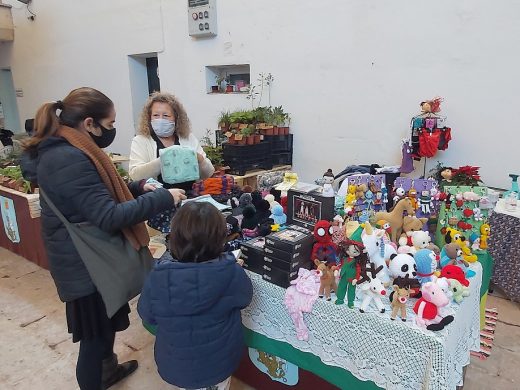 (Galería de fotos) Es Castell vive su “Mercat de Nadal”