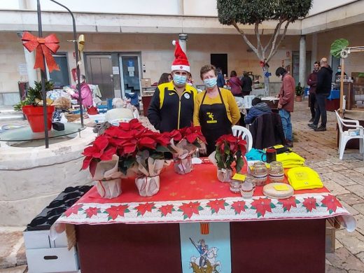 (Galería de fotos) Es Castell vive su “Mercat de Nadal”