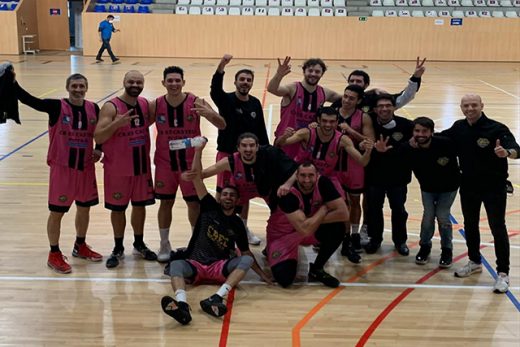 Celebración tras la victoria en Salou (Foto: CB Es Castell)