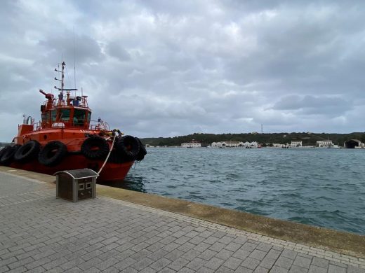 Barcos amarrados en el puerto de Maó (Foto: Tolo Mercadal)