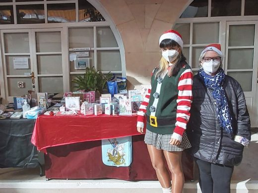 (Galería de fotos) Es Castell vive su “Mercat de Nadal”