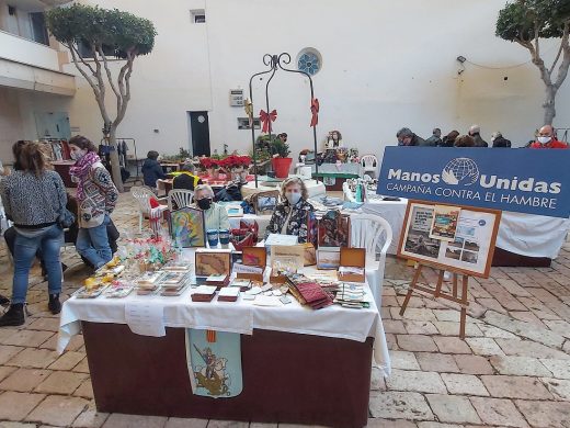 (Galería de fotos) Es Castell vive su “Mercat de Nadal”