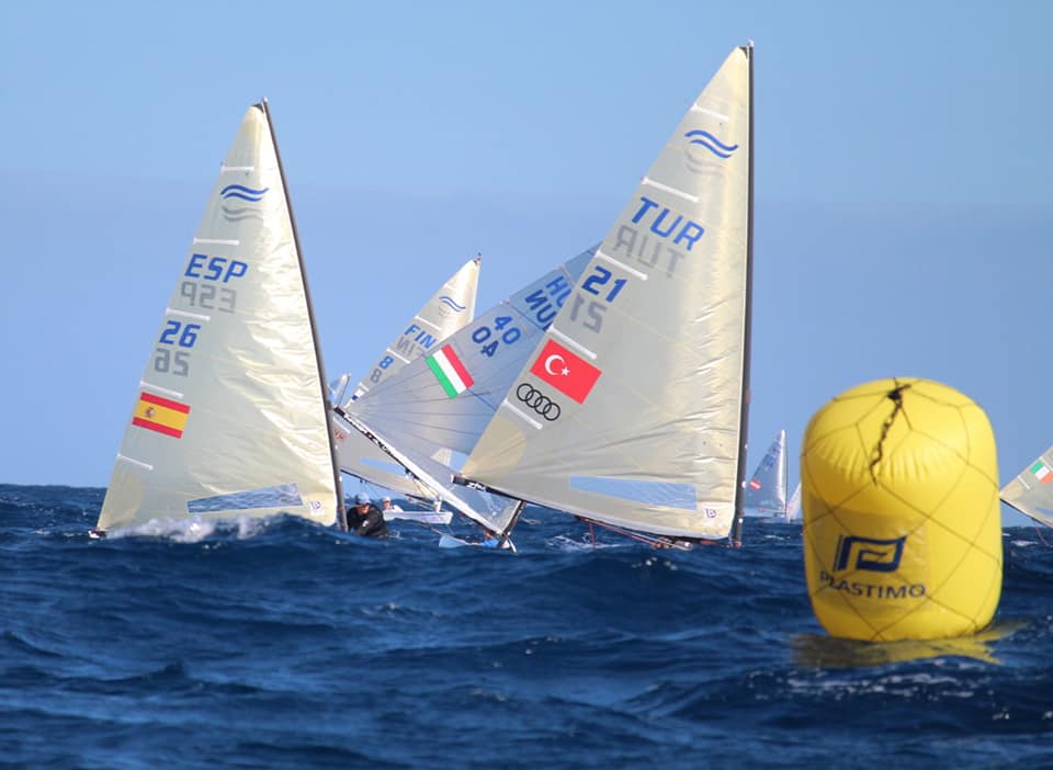 Joan Cardona, durante la regata (Foto: RFEV)