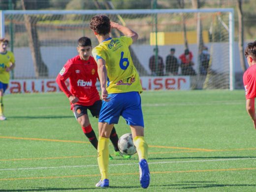 (Fotos) El Mallorca castiga al Atlético Villacarlos