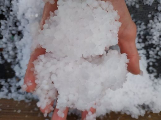 (Fotos) Una fuerte granizada descarga sobre Ciutadella