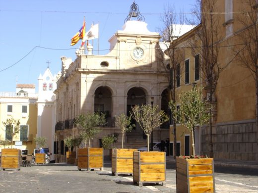 Las dependencias municipales continúan su actividad con normalidad (Foto: EA)