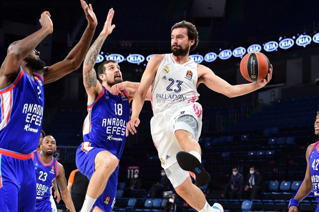 Llull, ante el Anadolu Efes (Foto: Euroliga)