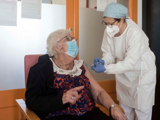 Francisca Salas, 91 años: “Todos tendrían que vacunarse cuanto antes”