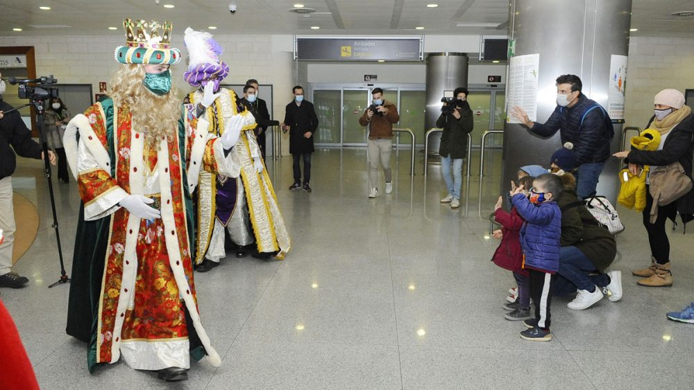 Los Reyes en el Aeropuerto.