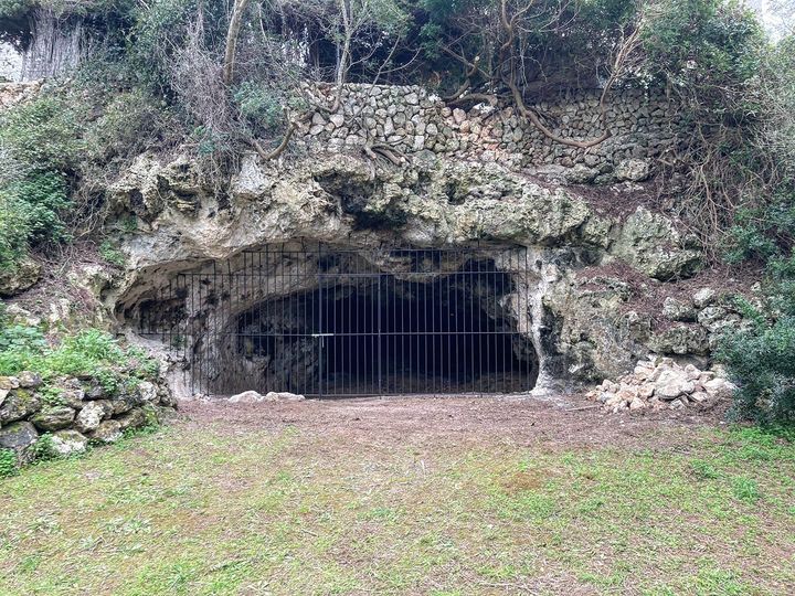 Imagen del exterior de la cueva.