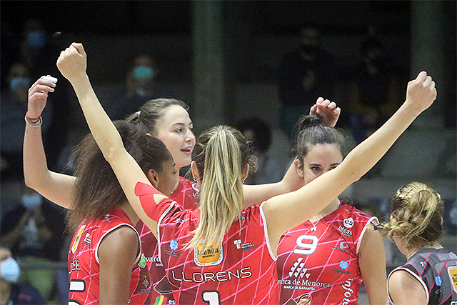 Celebración de un punto del Avarca de Menorca (Foto deportesmenorca.com)