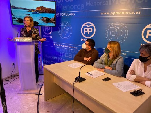 (Fotos) Coia Sugrañes, reelegida presidenta del PP de Menorca