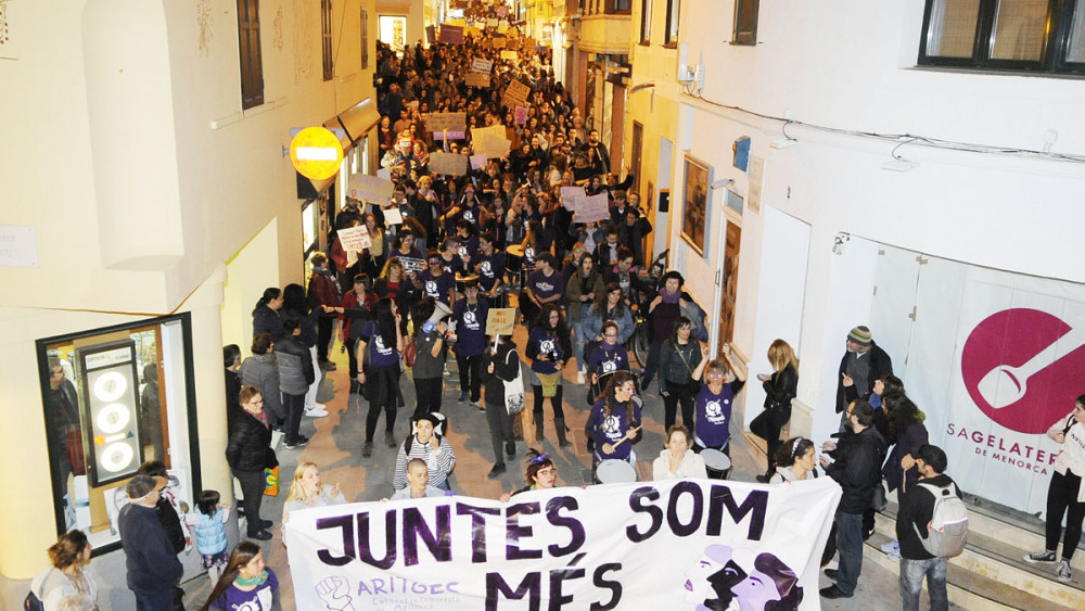 Imagen de una manifestación feminista en Maó.