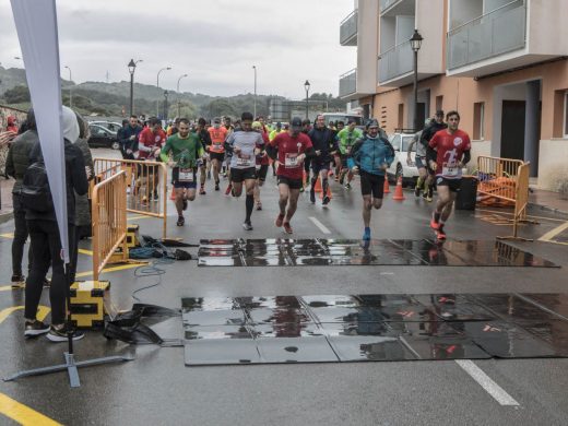 (Galería de fotos) Mitja Marató de Fornells: lluvia, viento y acento mallorquín