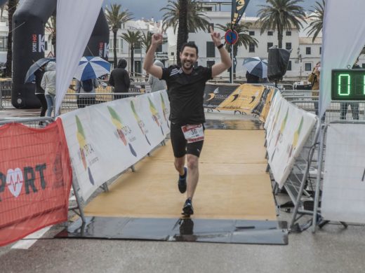 (Galería de fotos) Mitja Marató de Fornells: lluvia, viento y acento mallorquín