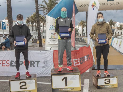 (Galería de fotos) Mitja Marató de Fornells: lluvia, viento y acento mallorquín