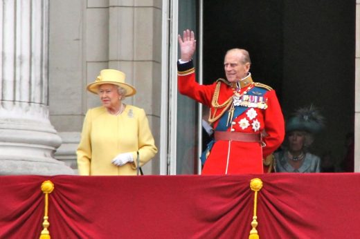 El Duque de Edimburgo con su esposa la reina Isabel II (Autor: Carfax2)