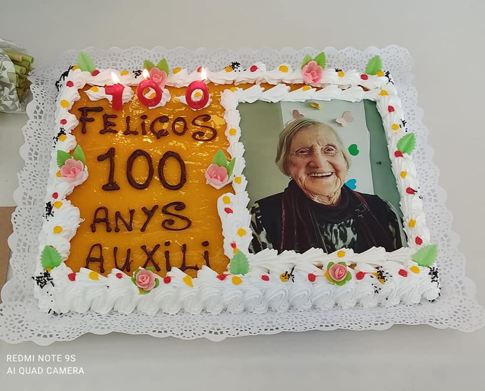 La tarta con la que Auxili celebró su centenario