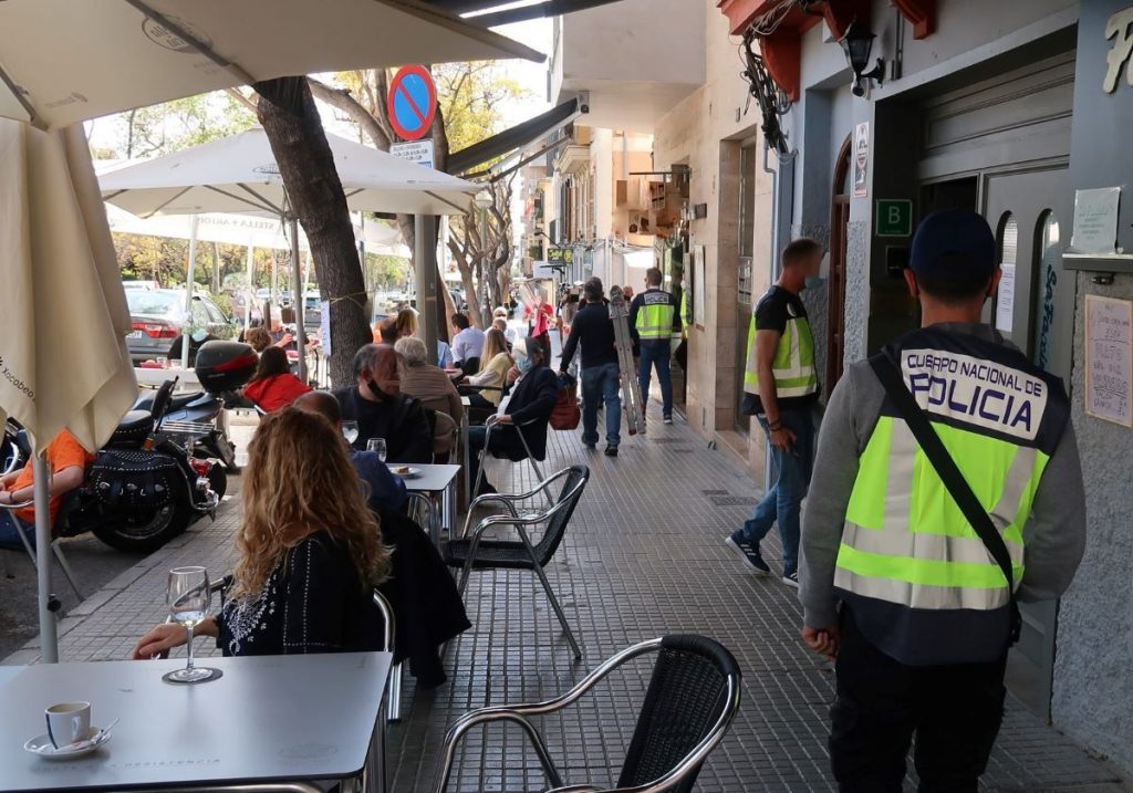 Se ha reforzado la vigilancia policial para controlar el cumplimiento de las medidas antiCovid