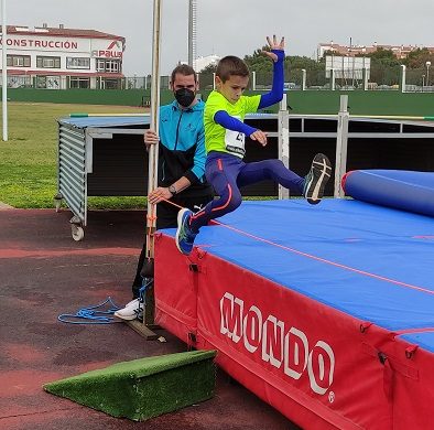 (Fotos) “Lita” López bate el récord de España de 80 metros vallas en máster 45