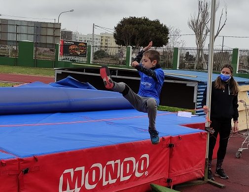 (Fotos) “Lita” López bate el récord de España de 80 metros vallas en máster 45