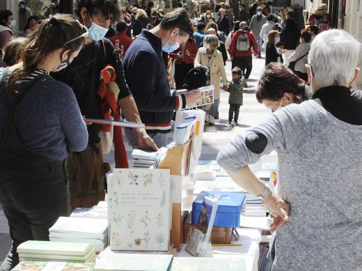 (Fotos) Animación en el Día del Libro en Maó