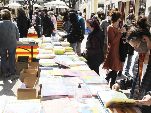 (Fotos) Animación en el Día del Libro en Maó