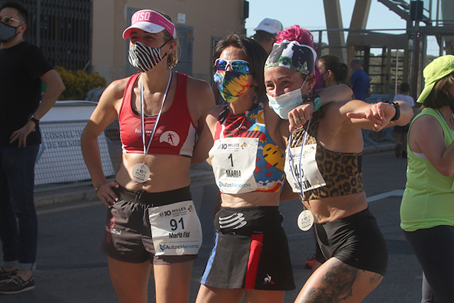 Podio de la categoría femenina (Fotos: deportesmenorca.com)