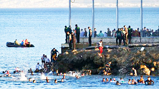 Llegada masiva a Ceuta (Foto: Mallorcadiario.com)