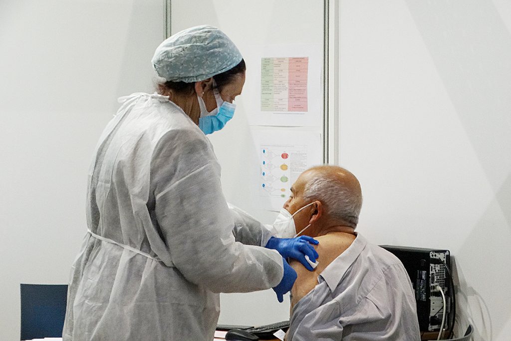 Ya se ha completado la vacunación a las personas mayores de 80 años (Foto: C.R.)