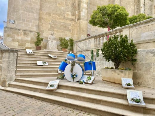 (Fotos) Alaior llena sus calles de flores