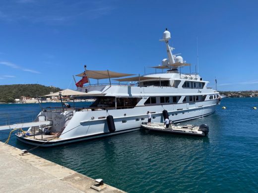 (Fotos) “Mirage”, el yate del fundador de Skype que impresiona en el puerto de Maó