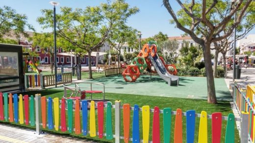 Parque infantil de la Plaza Esplanada de Es Castell