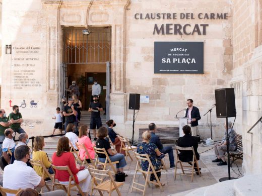 (Fotos) La nueva imagen de “Sa Plaça”  en el Claustre del Carme de Maó