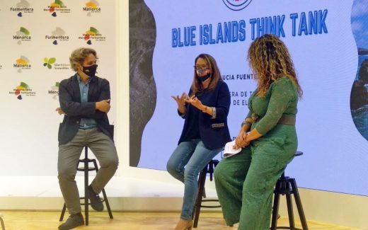 Susana Mora en la mesa redonda "Islas Azules y Circulares" celebrada esta mañana en Fitur