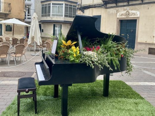 (Fotos) Alaior llena sus calles de flores