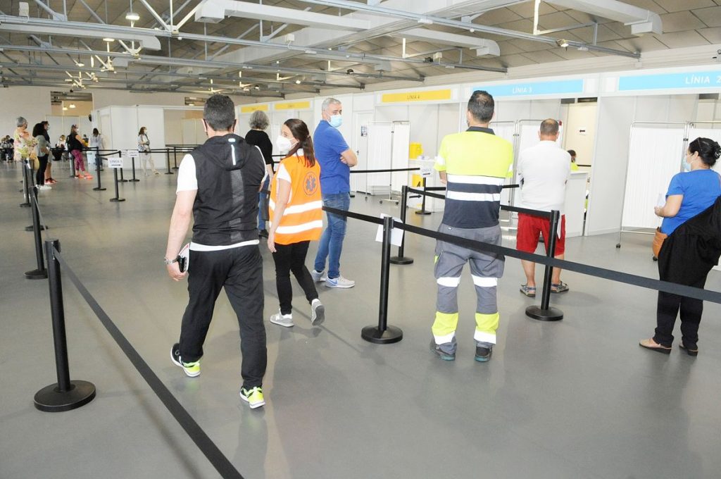 La campaña de vacunación marcha a buen ritmo en Menorca (Foto: Tolo Mercadal)