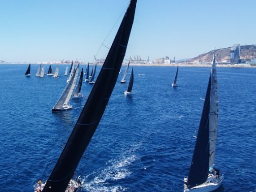 Salida de la regata en Barcelona (Foto: Oscar Torveo)