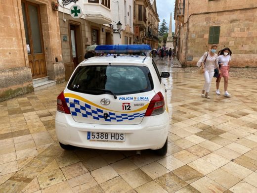 (Fotos y vídeo) Sant Joan pasado por agua y un “primer toc” sin “fabioler” en Ciutadella